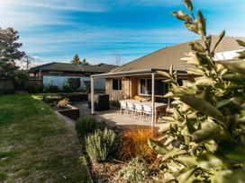 The Grove - Lake Taupo Holiday Home -  - 1162988 - thumbnail photo 42