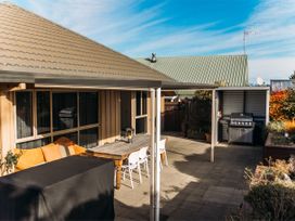 The Grove - Lake Taupo Holiday Home -  - 1162988 - thumbnail photo 5