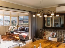 The Grove - Lake Taupo Holiday Home -  - 1162988 - thumbnail photo 9