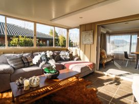 The Grove - Lake Taupo Holiday Home -  - 1162988 - thumbnail photo 7