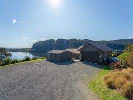 Fun and Falls Haven - Lake Taupo Holiday Home -  - 1163015 - thumbnail photo 28