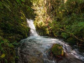 Fun and Falls Haven - Lake Taupo Holiday Home -  - 1163015 - thumbnail photo 34