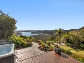 Sunrise Lookout - Paihia Holiday Home -  - 1163074 - thumbnail photo 2