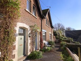 3 bedroom Cottage for rent in Beer