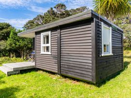 Seaview and Pohutukawa - Pakiri Beach Retreat -  - 1163132 - thumbnail photo 15