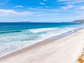 Seaview and Pohutukawa - Pakiri Beach Retreat -  - 1163132 - thumbnail photo 37