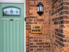 6 bedroom Cottage for rent in Spark Bridge