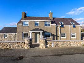4 bedroom Cottage for rent in Criccieth