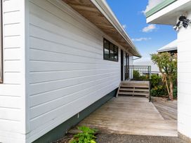 Waterfront Charm - Snells Beach Holiday Home -  - 1163464 - thumbnail photo 16