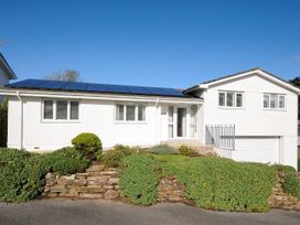 4 bedroom Cottage for rent in Polzeath
