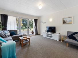 Relax At Ranch - Mount Maunganui Holiday Home -  - 1163809 - thumbnail photo 4