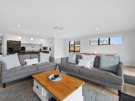 Fab Family Getaway - Waihi Beach Holiday Home -  - 1163957 - thumbnail photo 6