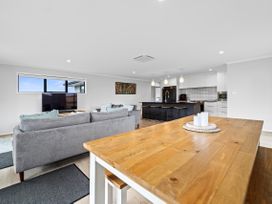 Fab Family Getaway - Waihi Beach Holiday Home -  - 1163957 - thumbnail photo 7