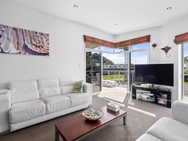 Oceanside Treasure - Paihia Holiday Home -  - 1163961 - thumbnail photo 3