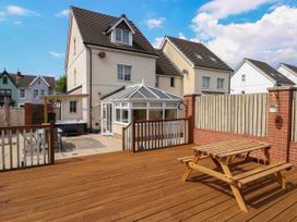 4 bedroom Cottage for rent in Llanelli