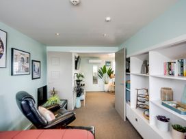 Seabreeze Penthouse - Napier Holiday Apartment -  - 1164406 - thumbnail photo 11