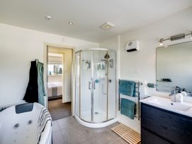 Seabreeze Penthouse - Napier Holiday Apartment -  - 1164406 - thumbnail photo 15