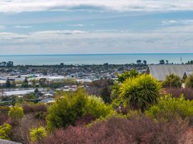 Sundrenched Heights- Nelson Holiday Home -  - 1164411 - thumbnail photo 25