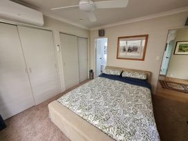 Surf and Sun Retreat - Mt Maunganui Holiday Home -  - 1164515 - thumbnail photo 13