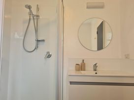 Surf and Sun Retreat - Mt Maunganui Holiday Home -  - 1164515 - thumbnail photo 18