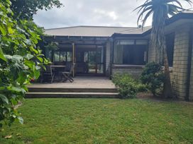 Surf and Sun Retreat - Mt Maunganui Holiday Home -  - 1164515 - thumbnail photo 6