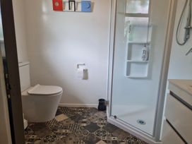 Surf and Sun Retreat - Mt Maunganui Holiday Home -  - 1164515 - thumbnail photo 17