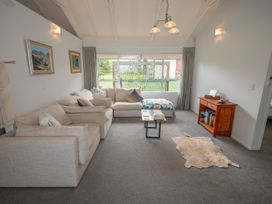 Hihi Haven - Ruawai Two Waters Holiday Home -  - 1164519 - thumbnail photo 3