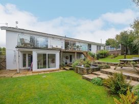 4 bedroom Cottage for rent in Polzeath