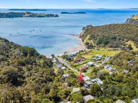 Opahi TreeHouse - Mahurangi West Holiday Home -  - 1164781 - thumbnail photo 4