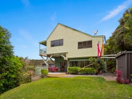 Opahi TreeHouse - Mahurangi West Holiday Home -  - 1164781 - thumbnail photo 3