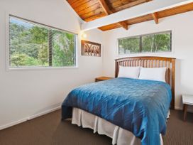 Opahi TreeHouse - Mahurangi West Holiday Home -  - 1164781 - thumbnail photo 13