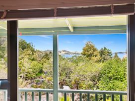 Opahi TreeHouse - Mahurangi West Holiday Home -  - 1164781 - thumbnail photo 8