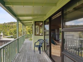 Opahi TreeHouse - Mahurangi West Holiday Home -  - 1164781 - thumbnail photo 9