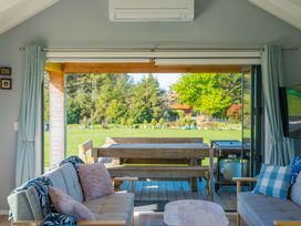 Lush Escape - Lake Taupo Holiday Home -  - 1164785 - thumbnail photo 3