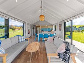 Lush Escape - Lake Taupo Holiday Home -  - 1164785 - thumbnail photo 7