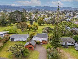 Sea Breeze Bach - Pauanui Holiday Home -  - 1164836 - thumbnail photo 4