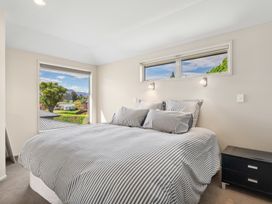 Wonderful Warmth - Wanaka Holiday Home -  - 1165057 - thumbnail photo 8