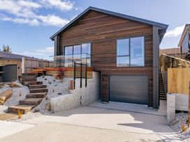 86 on Kirimoko - Wanaka Holiday Home -  - 1165134 - thumbnail photo 2