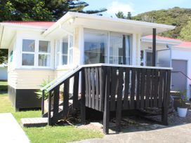 Waitangi Beach Unit A - Te Ti Beach Bach Paihia -  - 1165137 - thumbnail photo 12