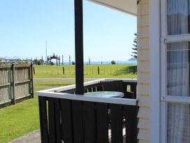 Waitangi Beach Unit A - Te Ti Beach Bach Paihia -  - 1165137 - thumbnail photo 3