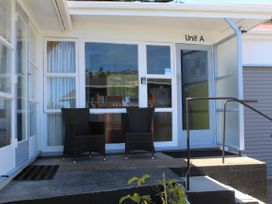 Waitangi Beach Unit A - Te Ti Beach Bach Paihia -  - 1165137 - thumbnail photo 2