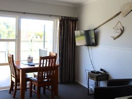 Waitangi Beach Unit A - Te Ti Beach Bach Paihia -  - 1165137 - thumbnail photo 7