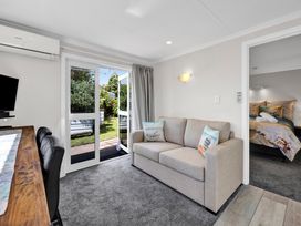 Seaside Hideaway - New Plymouth Holiday Home -  - 1165246 - thumbnail photo 4