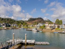 Waterfront Paradise - Pauanui Holiday Home -  - 1165249 - thumbnail photo 1