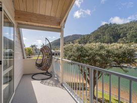 Waterfront Paradise - Pauanui Holiday Home -  - 1165249 - thumbnail photo 18