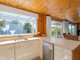 Park View Cottage - Pauanui Holiday Home -  - 1165251 - thumbnail photo 9