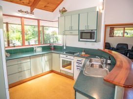 Serenity Hills - Mangonui Holiday Home -  - 1165262 - thumbnail photo 15