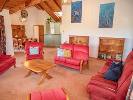 Serenity Hills - Mangonui Holiday Home -  - 1165262 - thumbnail photo 17