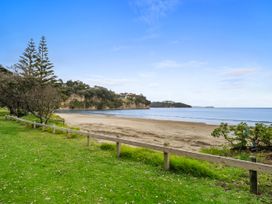 Poolside Waterfront - Orewa Oceanside Villa -  - 1165263 - thumbnail photo 26