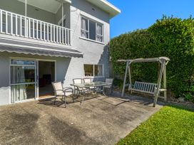 Unwind at Tindalls Bay - Whangaparaoa Apartment -  - 1165264 - thumbnail photo 1